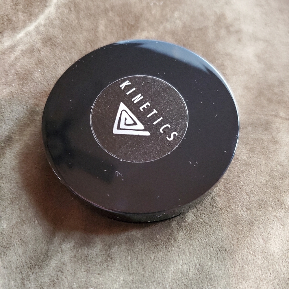 Kinetics mineral powder foundation chestnut